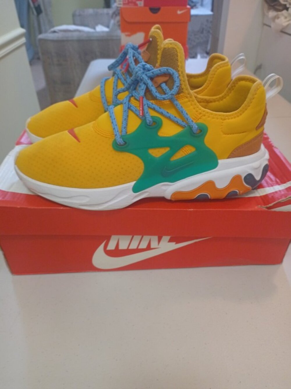Size 10.5 Nike React Presto AV2605 701 Continental Breakfast OG Box EUC